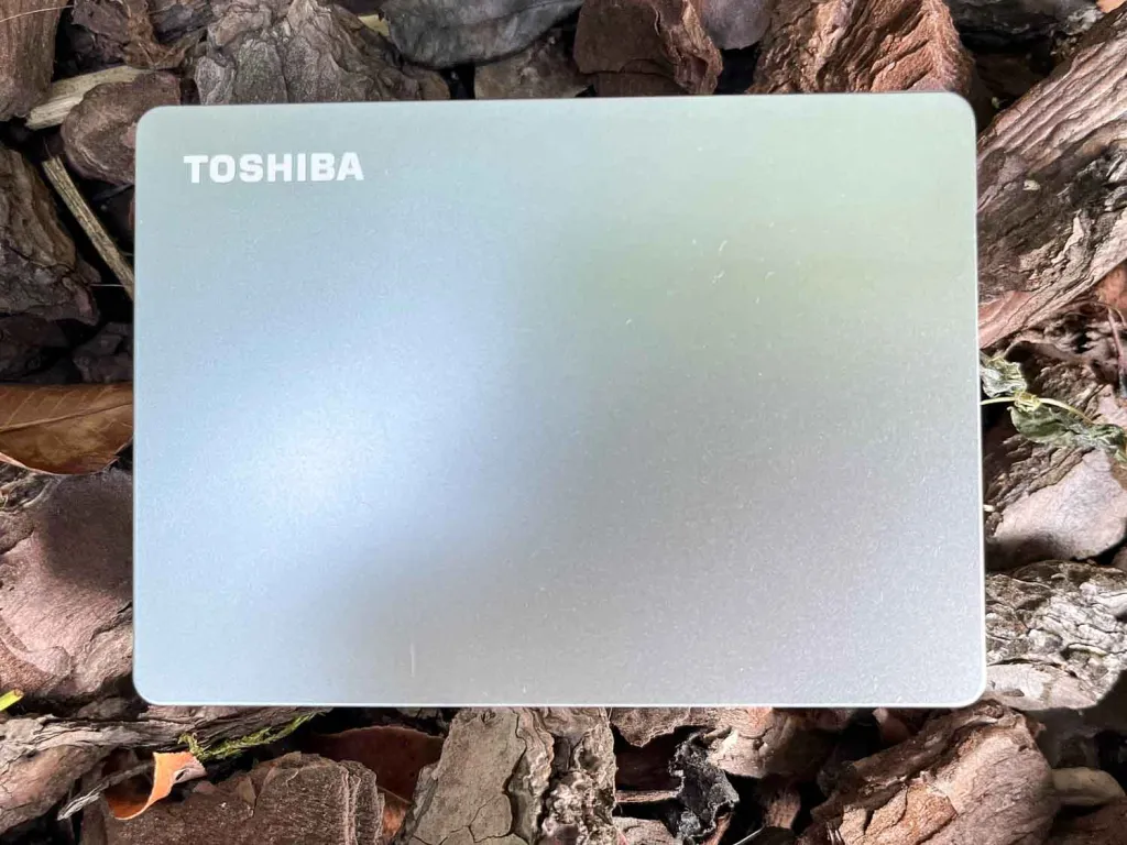 TOSHIBA CANVIO 1TB SILVER FLEX PORTABLE HARD DRIVE 1TB SILVER